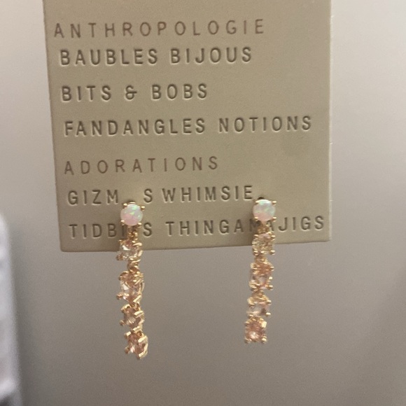 ๐ Anthropologie Dainty Crystal Drop Earrings in Mint & Ivory - Picture 3 of 10
